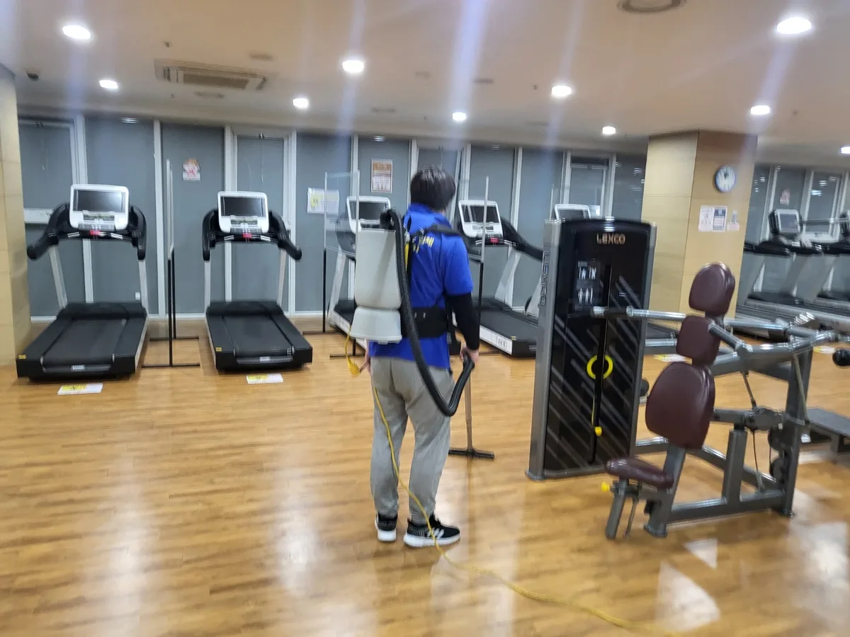 동작구 동작동 헬스장 샤워실 장비 주변 정밀 위생청소 사례 - 행진크린