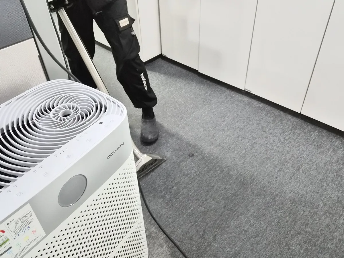 은평구 불광동 사업장 로비·복도 카페트 바닥 위생청소 사례 - 행진크린