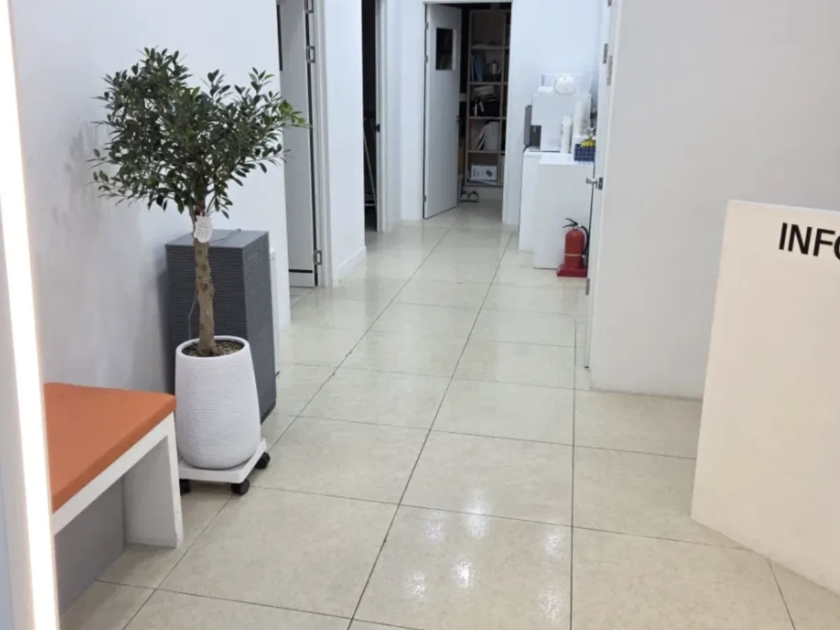 강남구 삼성동 병원 로비·대기실 바닥 위생청소 사례 - 행진크린